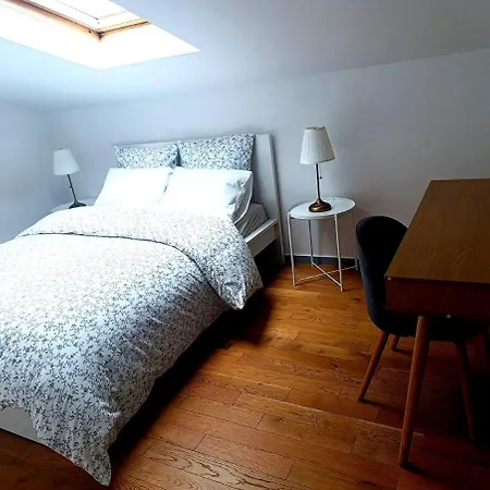 Cozy Duplex 10 Minutes From Paris *