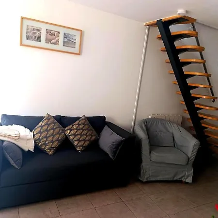 Cozy Duplex 10 Minutes From Paris *